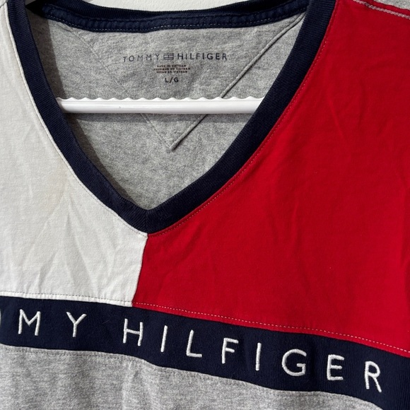 🎉4/30$🎉 Tommy Hilfiger (L) Red and Gray V-Neck Tee - Picture 2 of 3